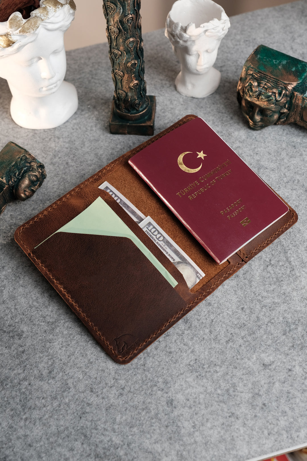 El Yapımı Deri Pasaport Kılıfı - Atlas