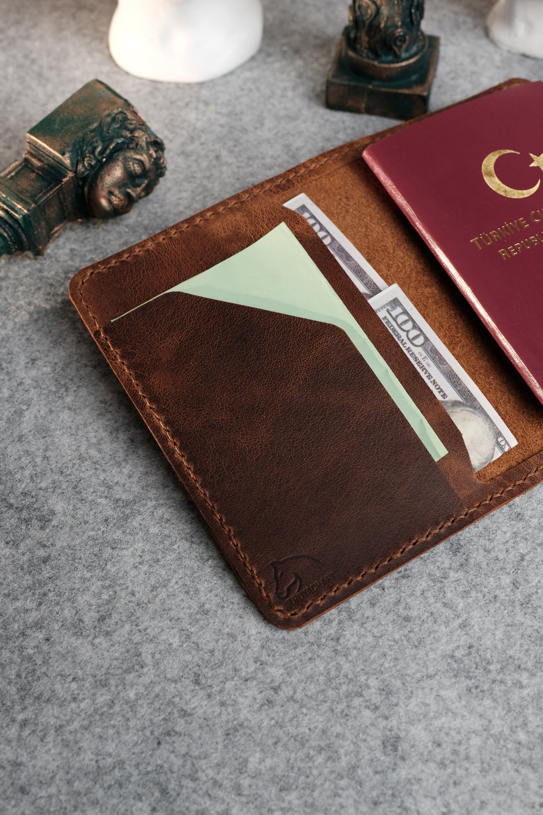 El Yapımı Deri Pasaport Kılıfı - Atlas